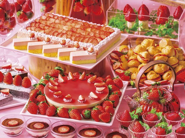 3月20日～5月10日限定「ストロベリー＆キッズバイキング」苺いっぱい！