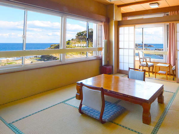 仁右衛門島を独占！水平線から昇る朝日で目覚める海にせり出したお部屋